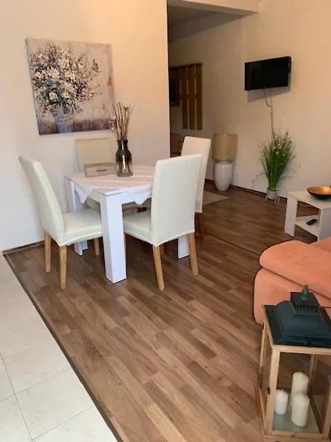 Apartmani Melani Povljana 0*,  Croatia