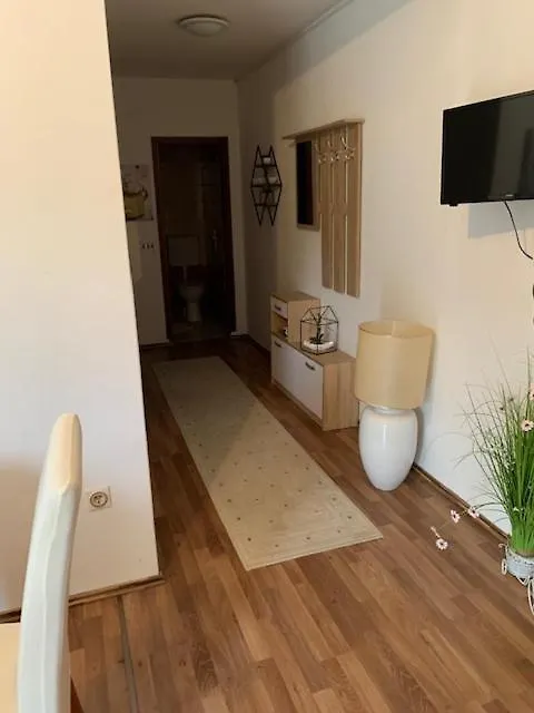 Apartmani Melani Povljana 0*,