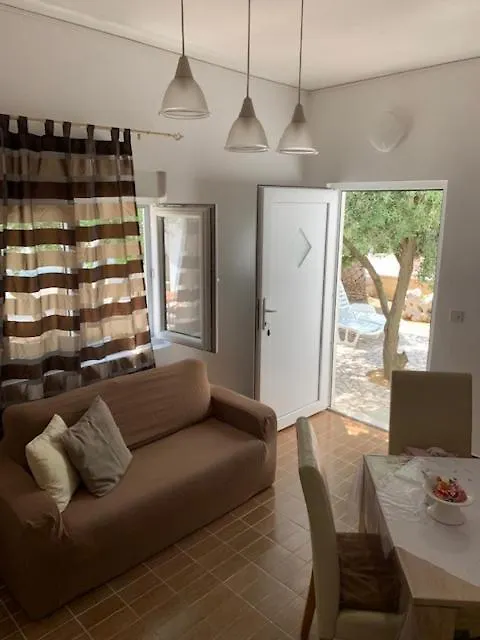 Apartment Apartmani Melani Povljana Croatia