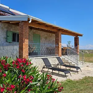 Ferienhaus Holiday House Adriana, Povljana